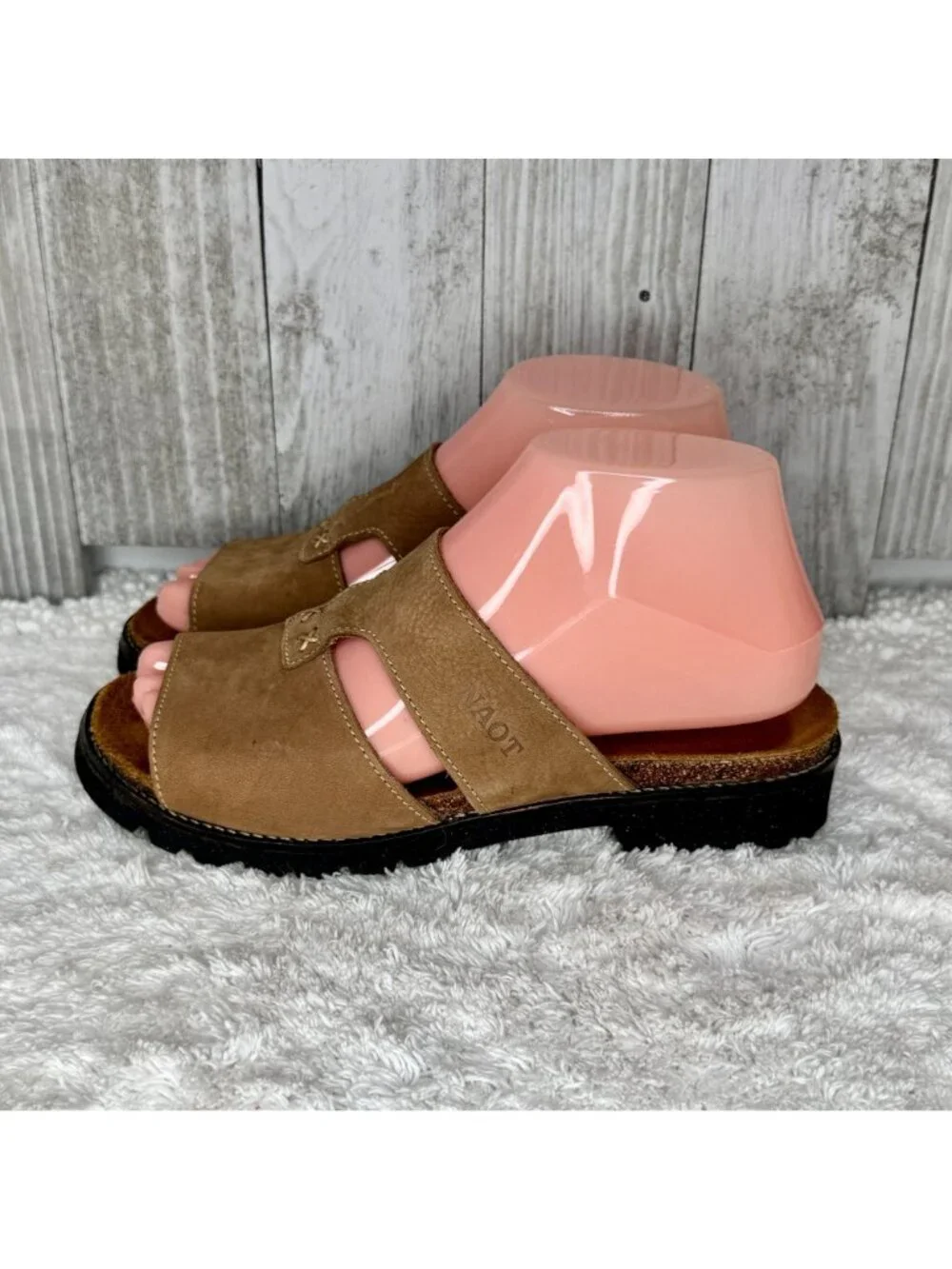 Naot women tan